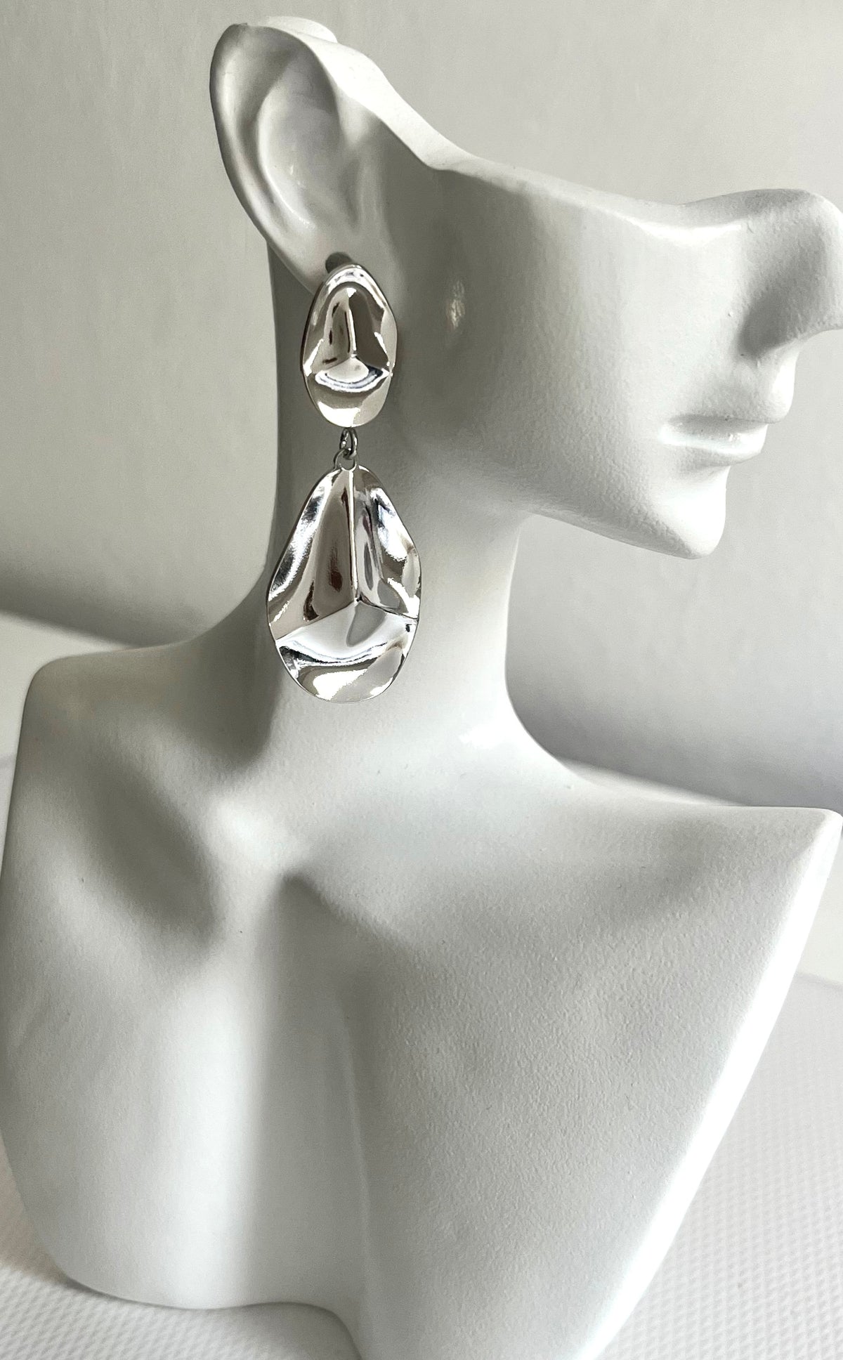 Pendientes Sculpture