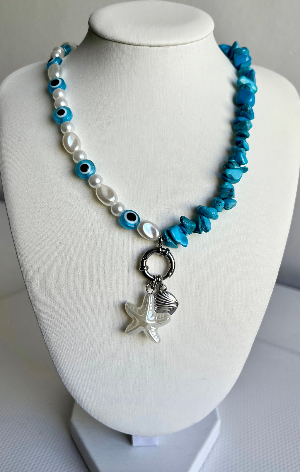 Collar Antipaxos