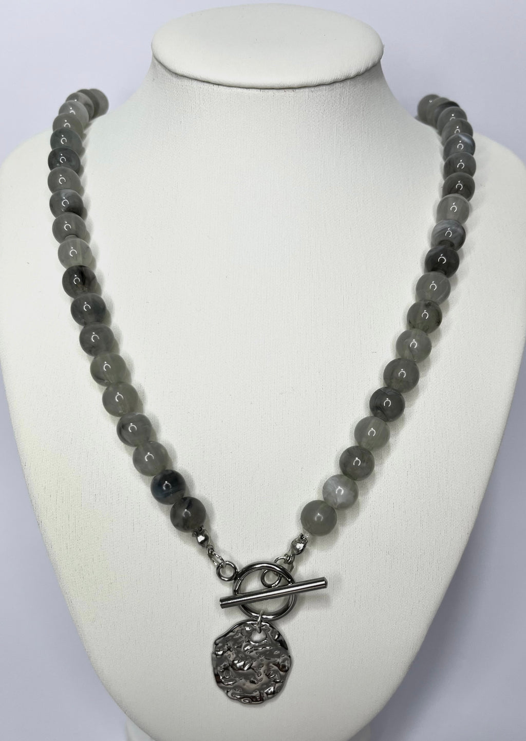 Collar ojo de gato gris y Medalla Texturada