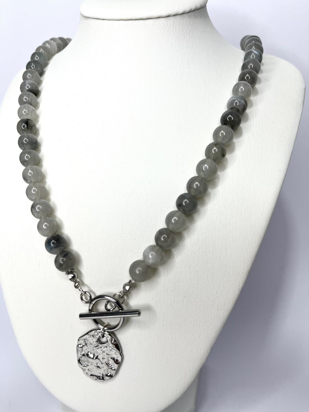 Collar ojo de gato gris y Medalla Texturada