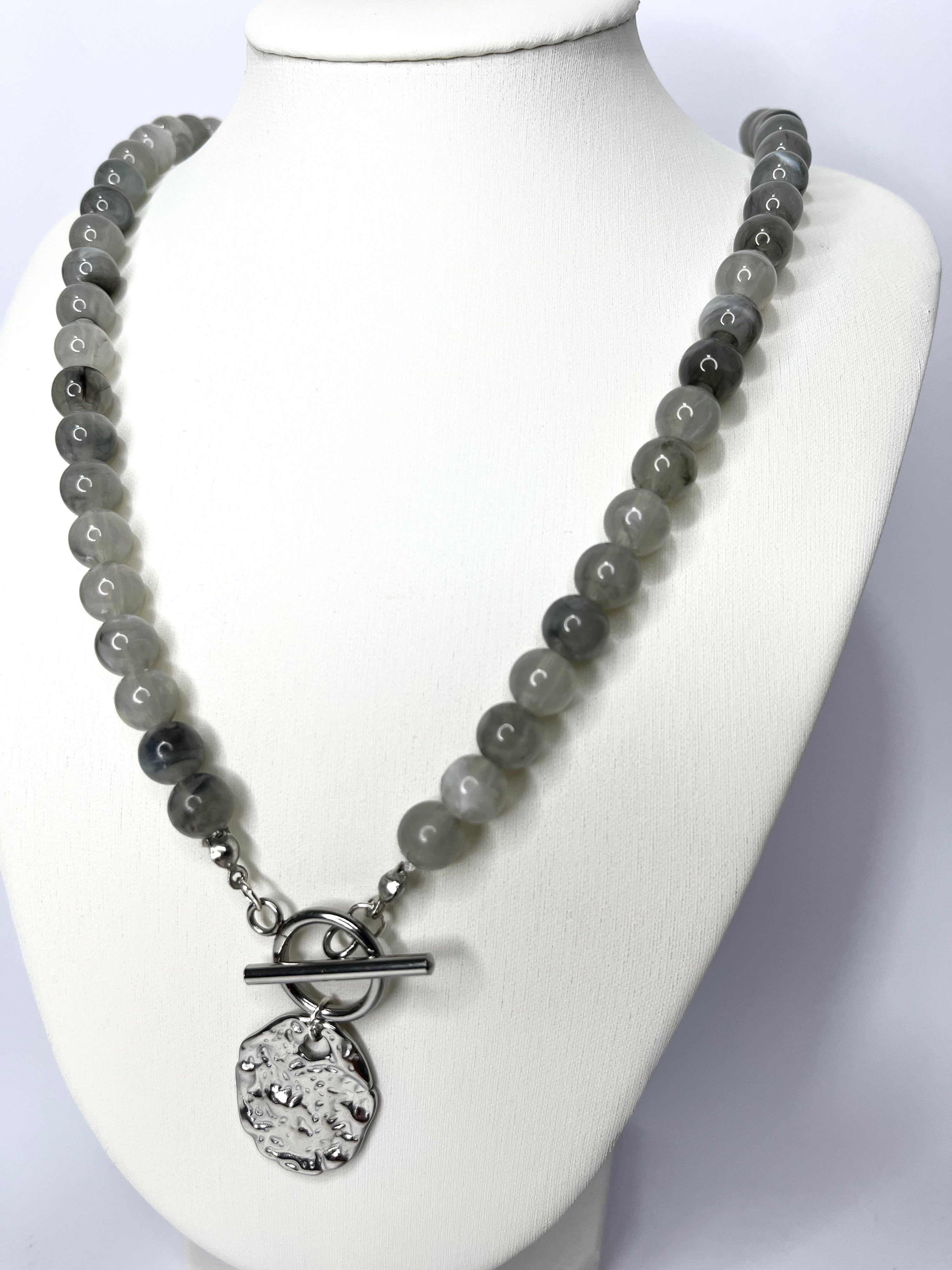 Collar ojo de gato gris y Medalla Texturada