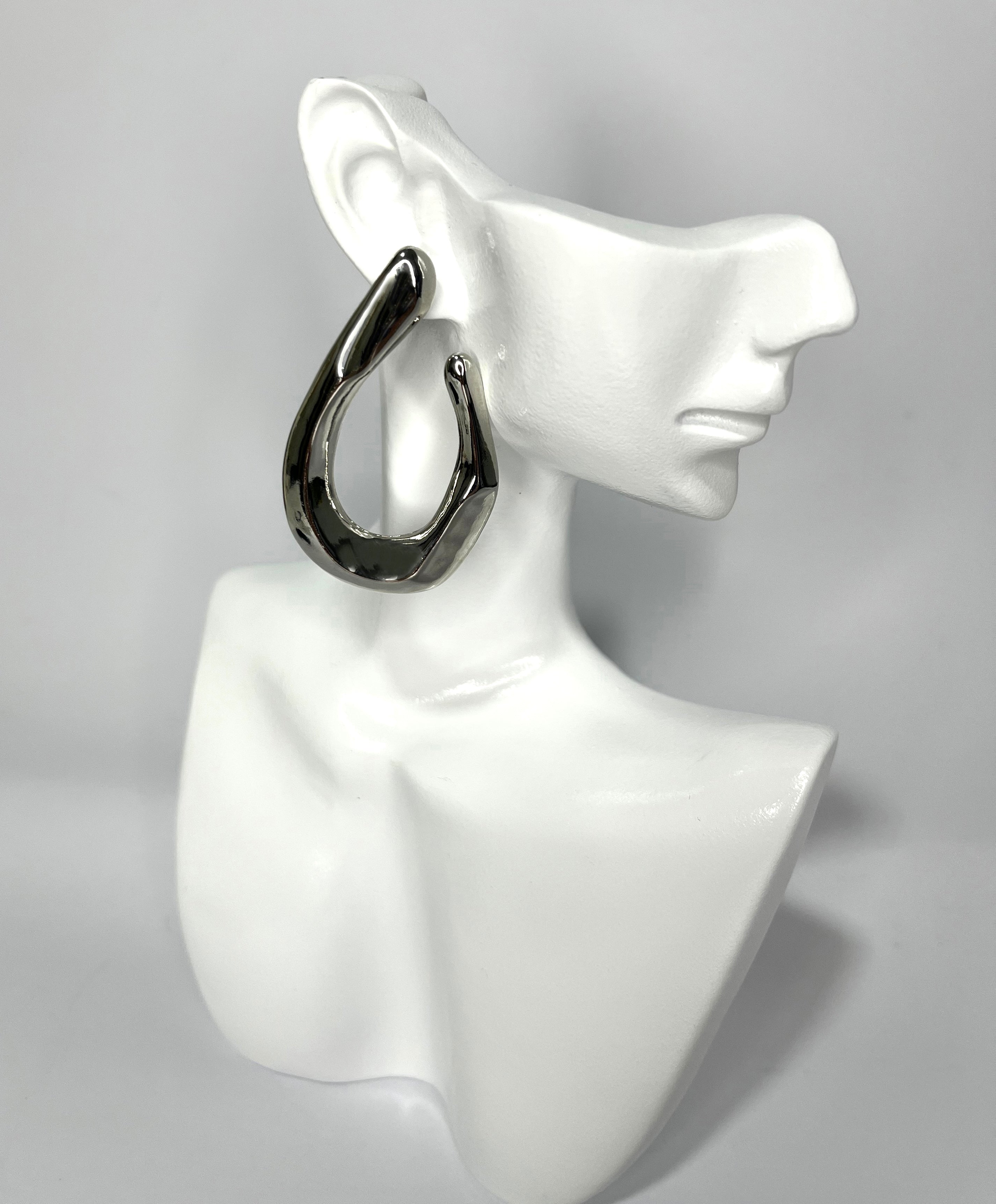 Pendientes de tachuela en forma de gota