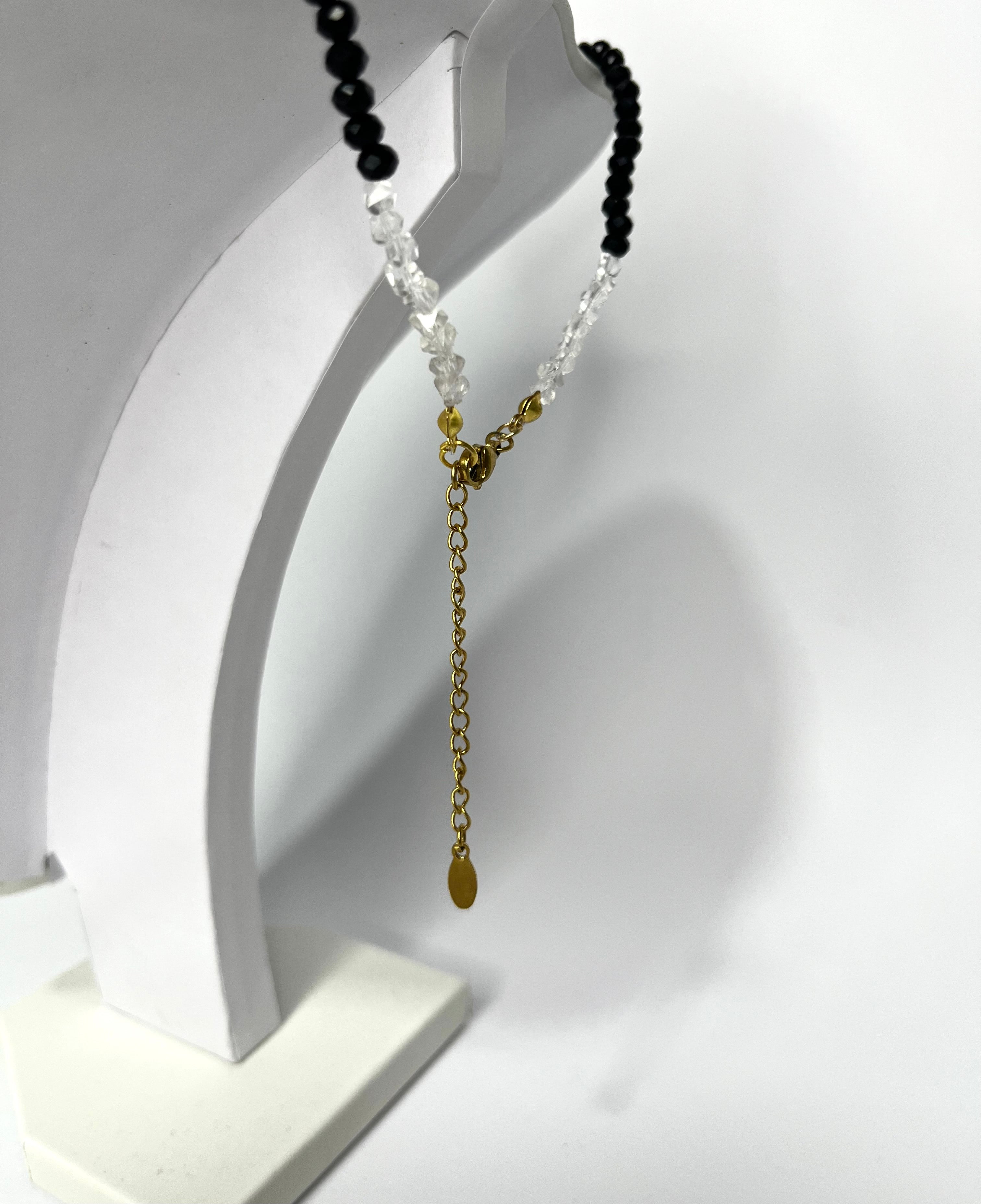 Collar cristal austriaco negro y Cristal transparente con dije forma de gota