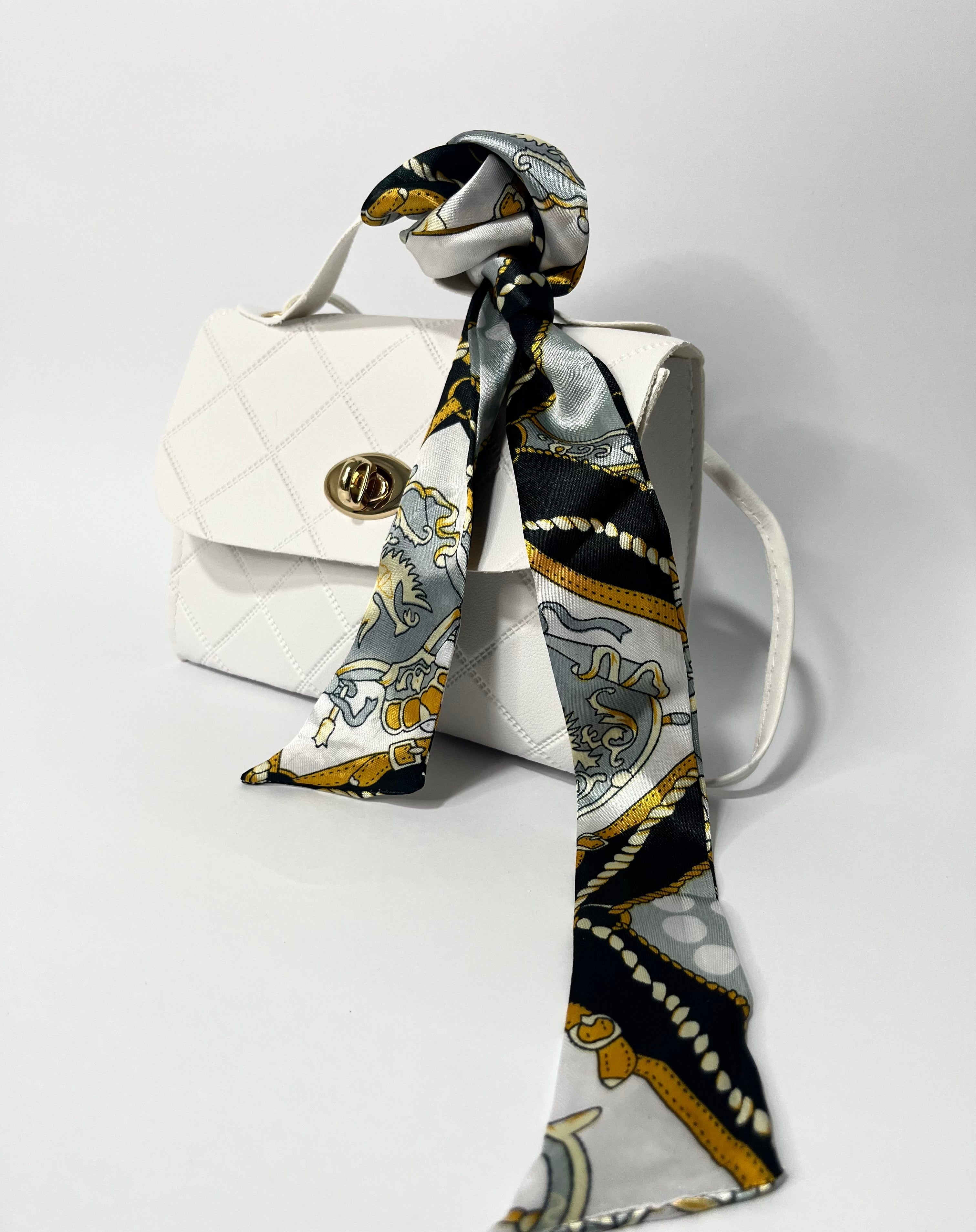 Bolso blanco compacto