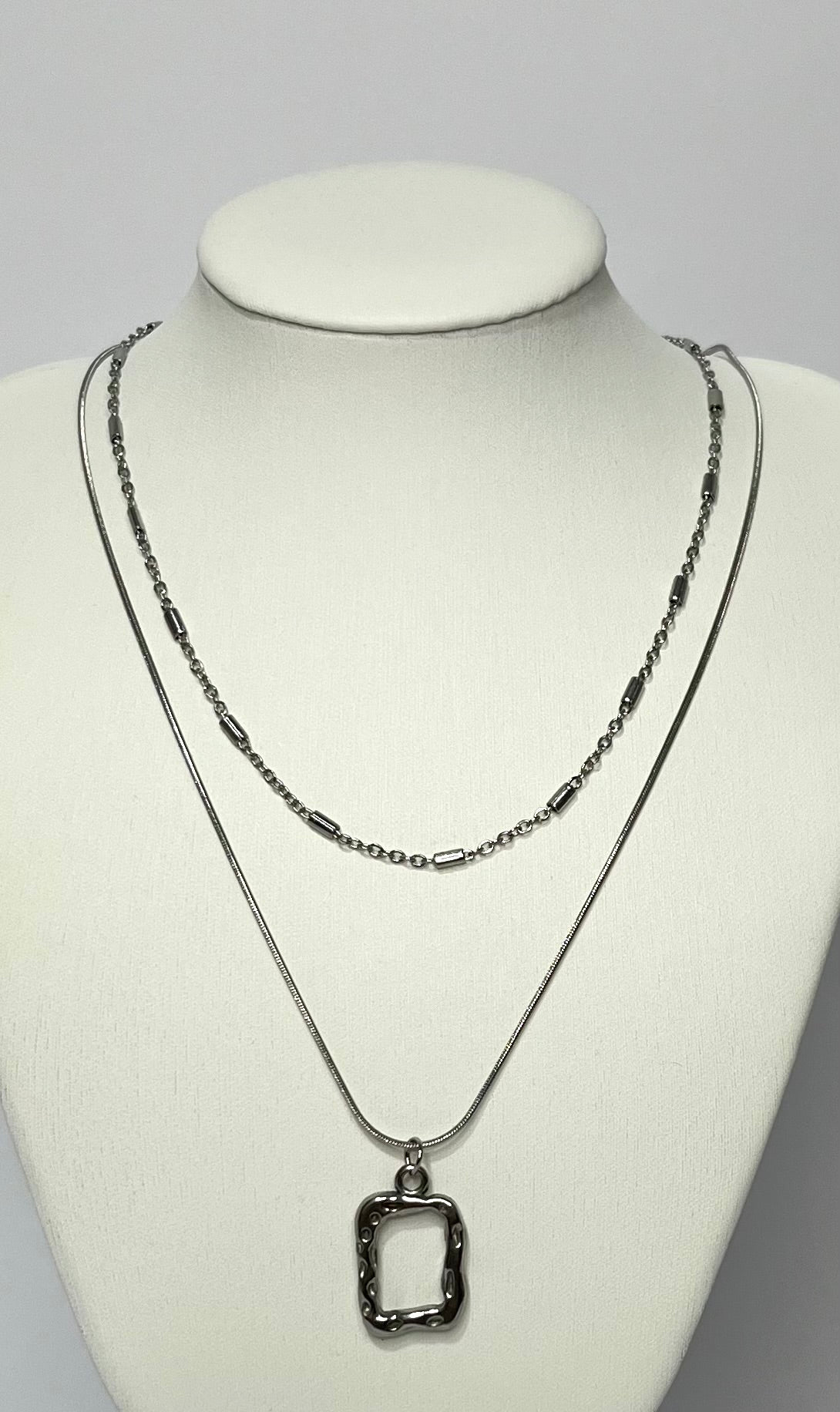 Collar versátil y delicado